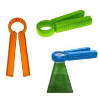 Миниатюра: Открывашка для винтовых крышек (для бутылок) пласт. 12*4*2см цвет микс